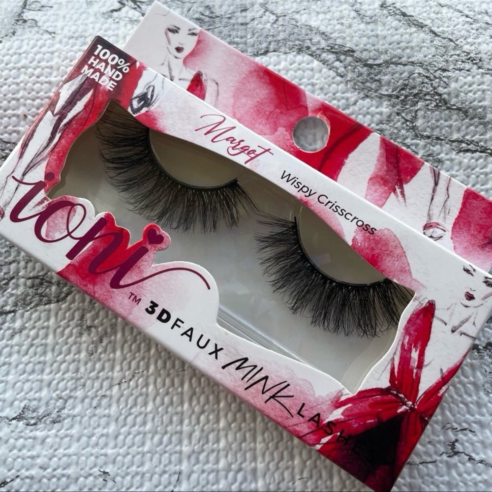 Ioni Lashes